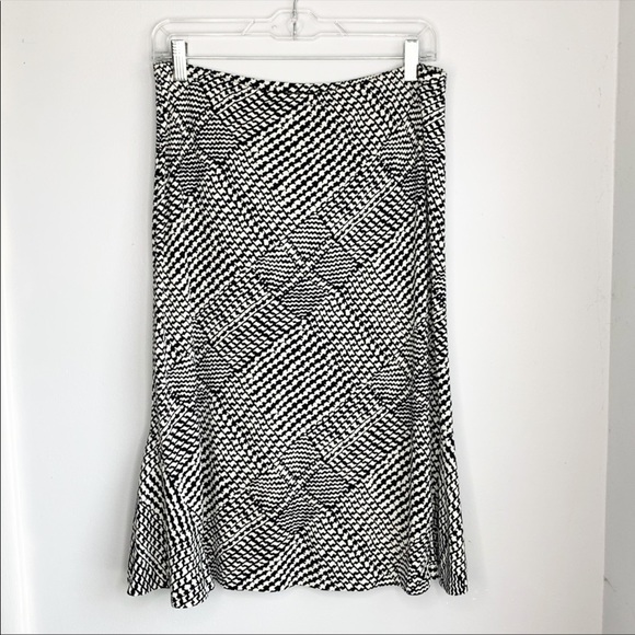 New York & Company Dresses & Skirts - NY&Co - Houndstooth Print Skirt - Size Medium